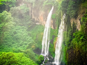 ekom-nkam-falls-cameroon